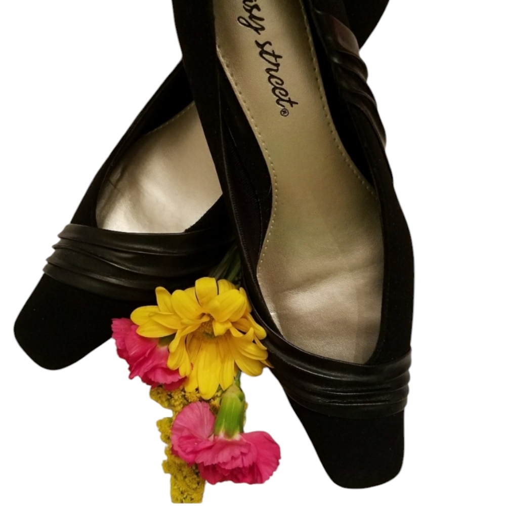 🦋3/$20🦋 Easy street heels by Woman Within